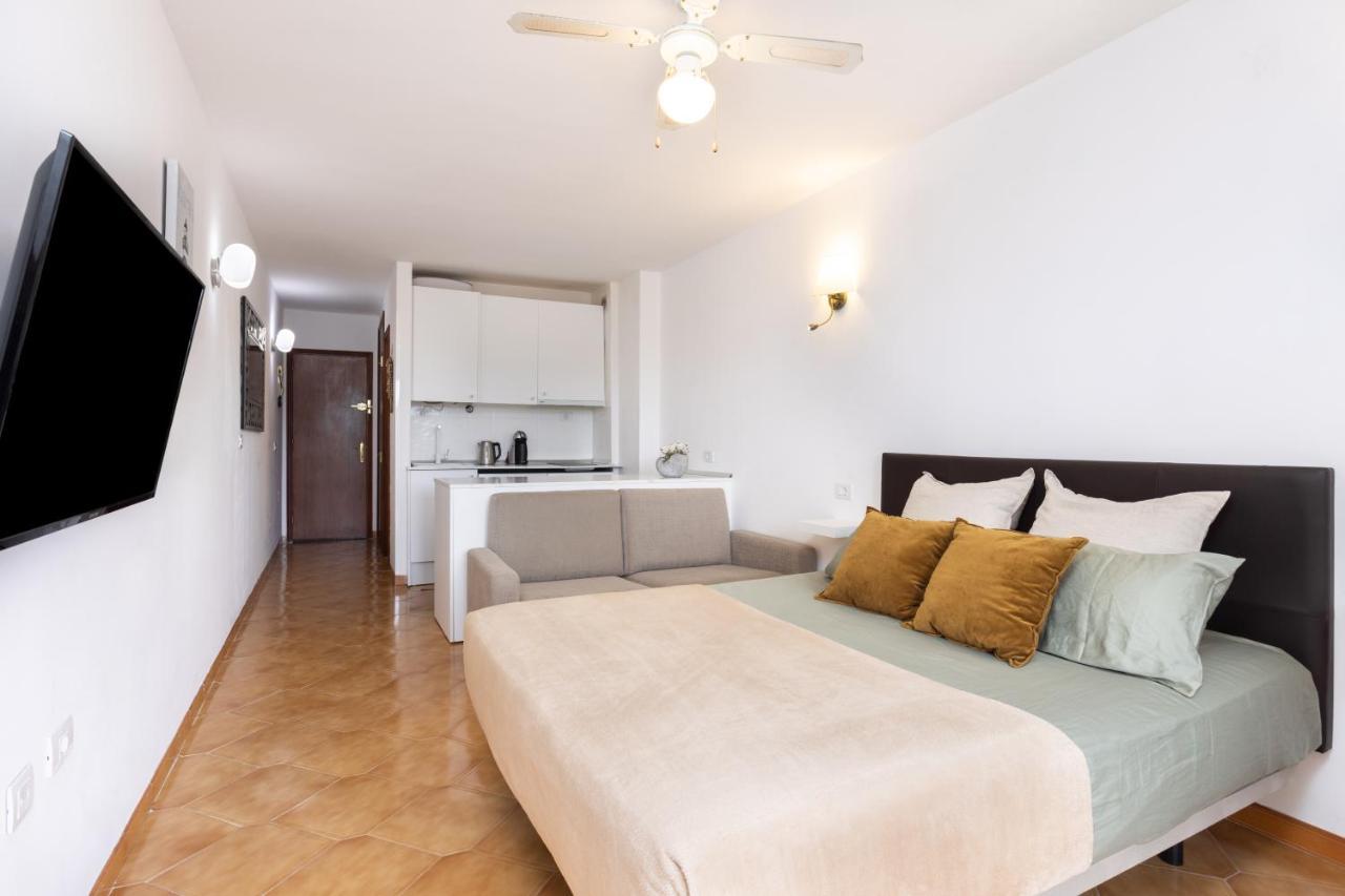 Classbnb - Seafront Studio With Beach View In The Center Of Los Cristianos Лос-Крістіанос Екстер'єр фото