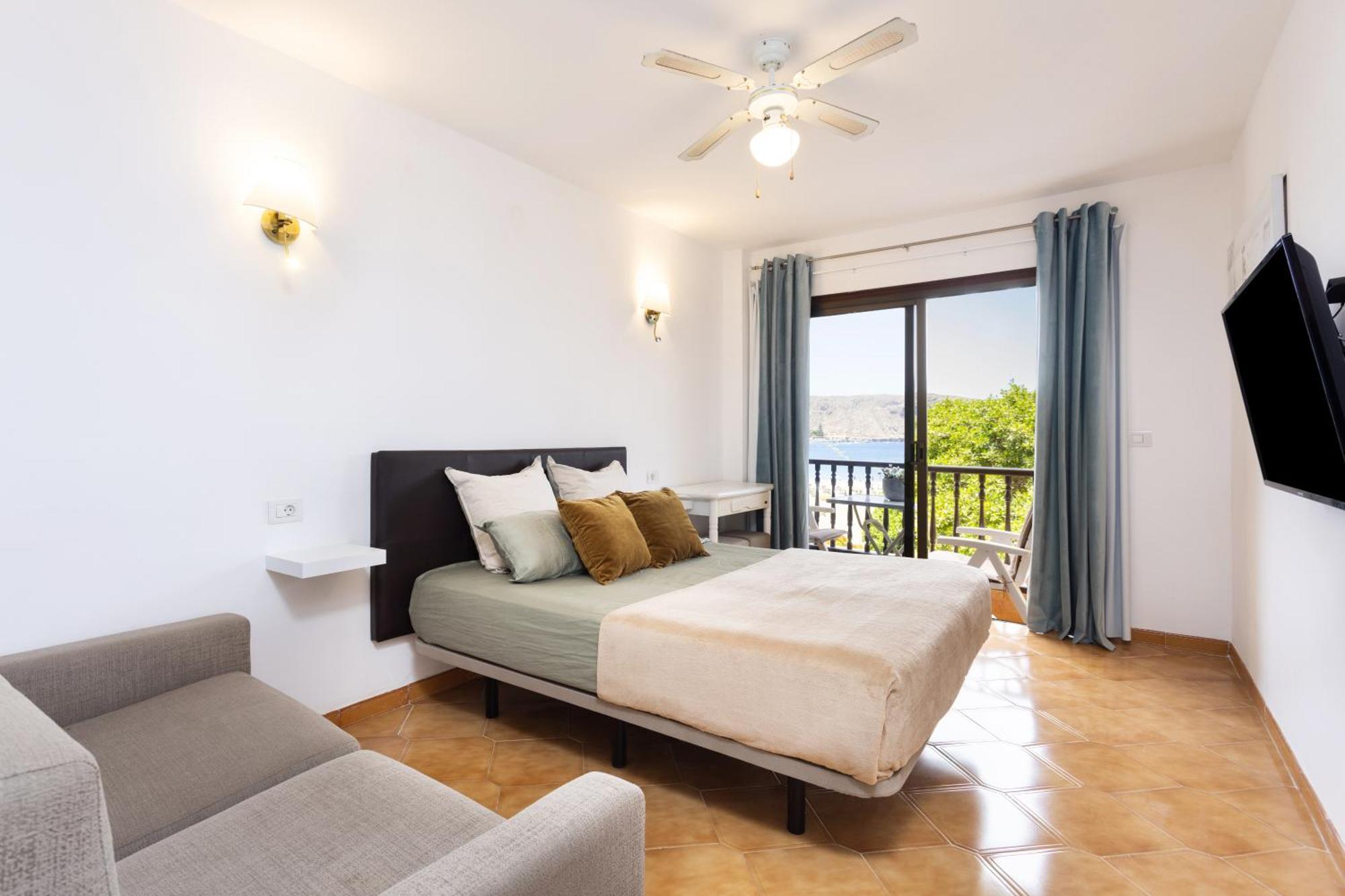 Classbnb - Seafront Studio With Beach View In The Center Of Los Cristianos Лос-Крістіанос Екстер'єр фото